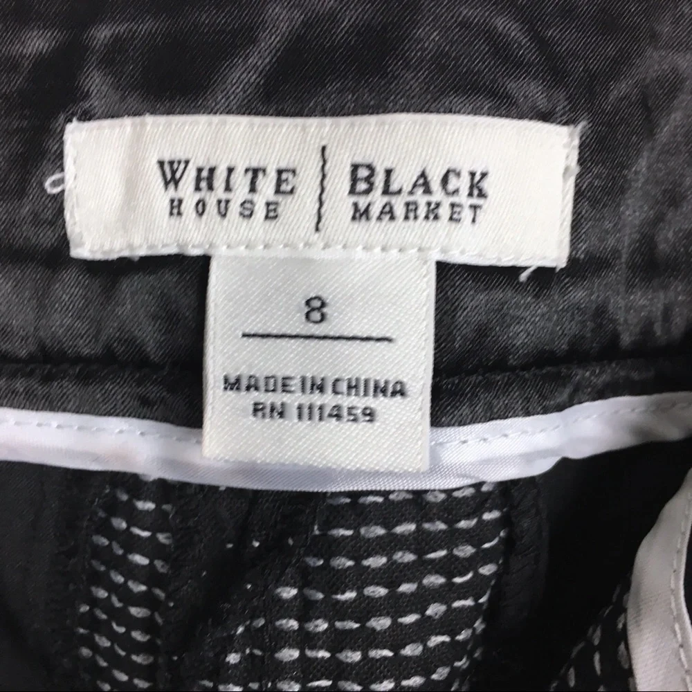 WHITE HOUSE BLACK MARKET Shorts Bermuda Knee Length Swiss Dots Minimalist Size 8